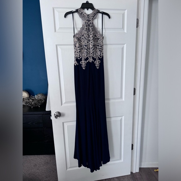 Ball gown size 6 - Picture 2 of 2